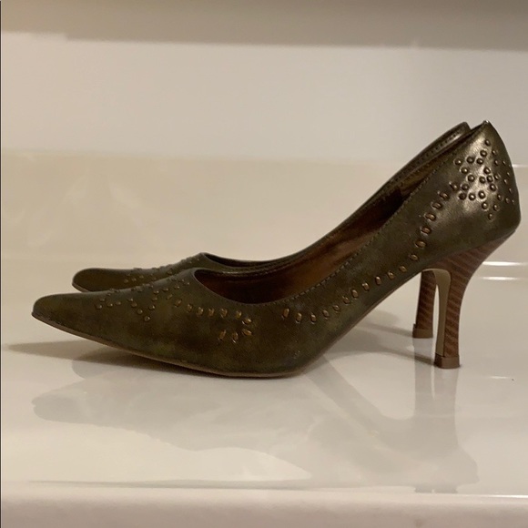 Pumps - Picture 3 of 4